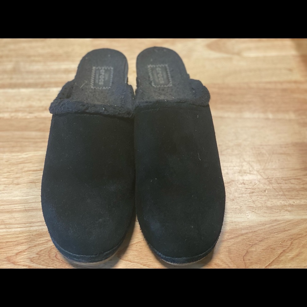 CROCS-lined clog, worn a few times.